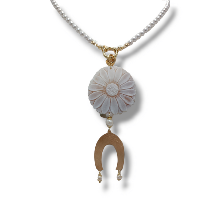 Collana margherita in cammeo montato su argento
