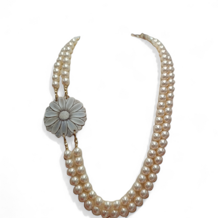 Collana margherita in cammeo montato su argento