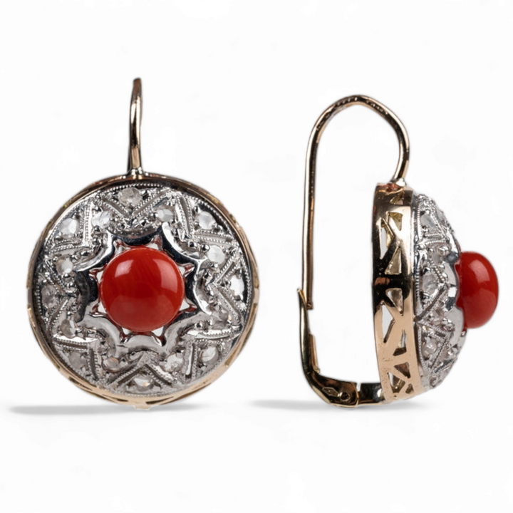 Orecchini su oro e corallo rosso