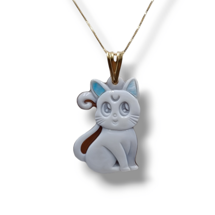 Cameo cat pendant mounted on silver