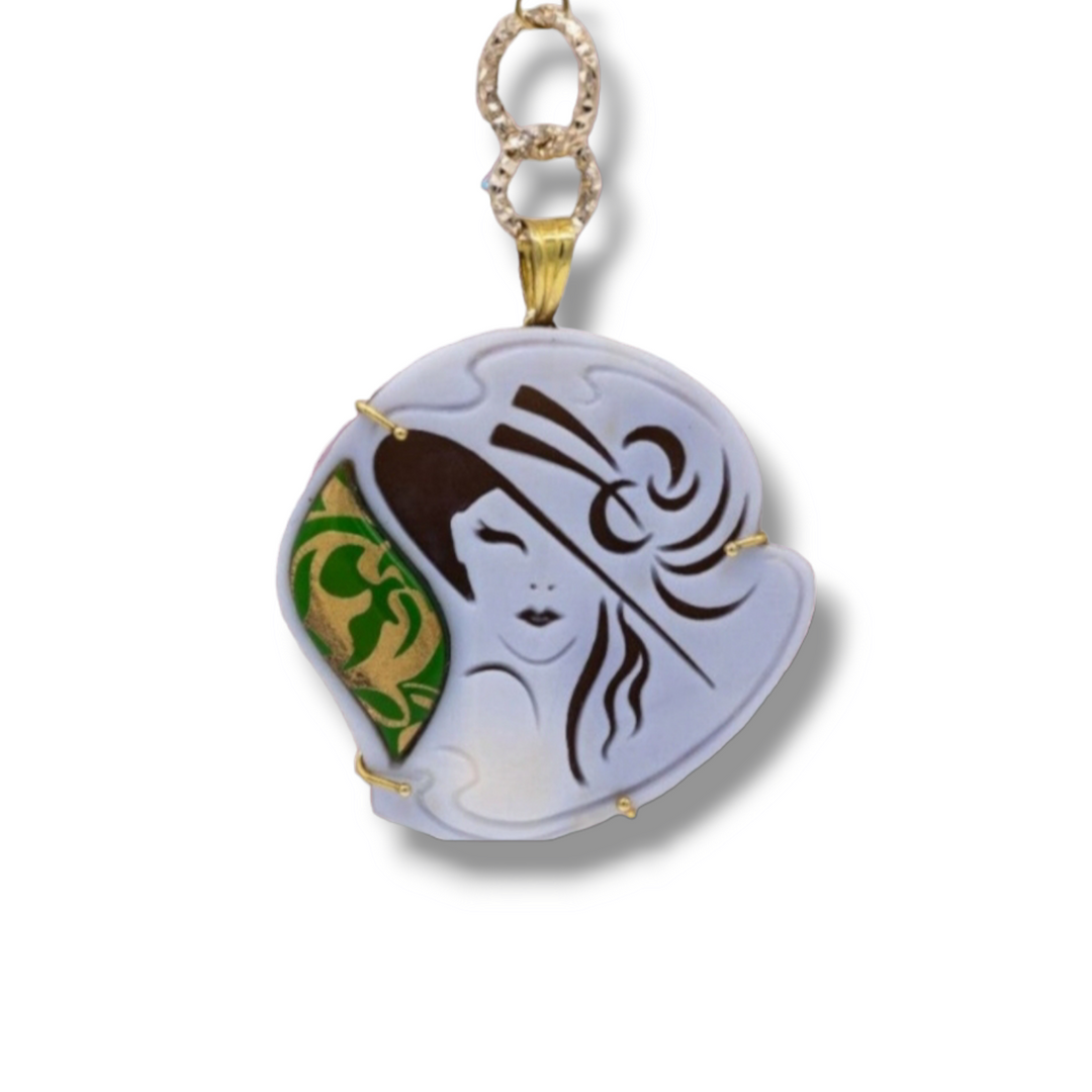 Collana ciondolo Dea eleganza in cammeo montato su argento Lucia Vitiello Gioielli di Napoli