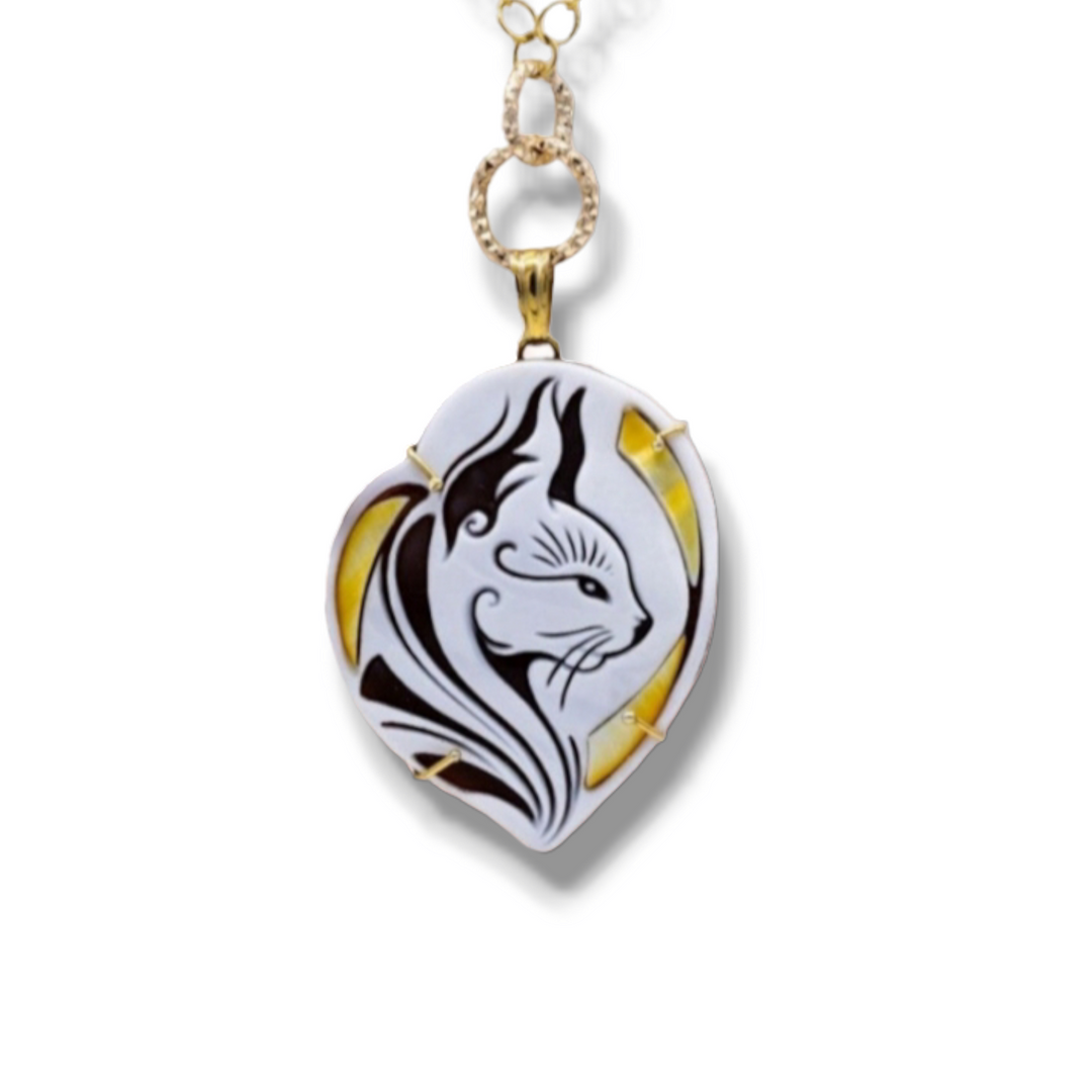 Collana ciondolo gatto in cammeo montato su argento Lucia Vitiello Gioielli di Napoli