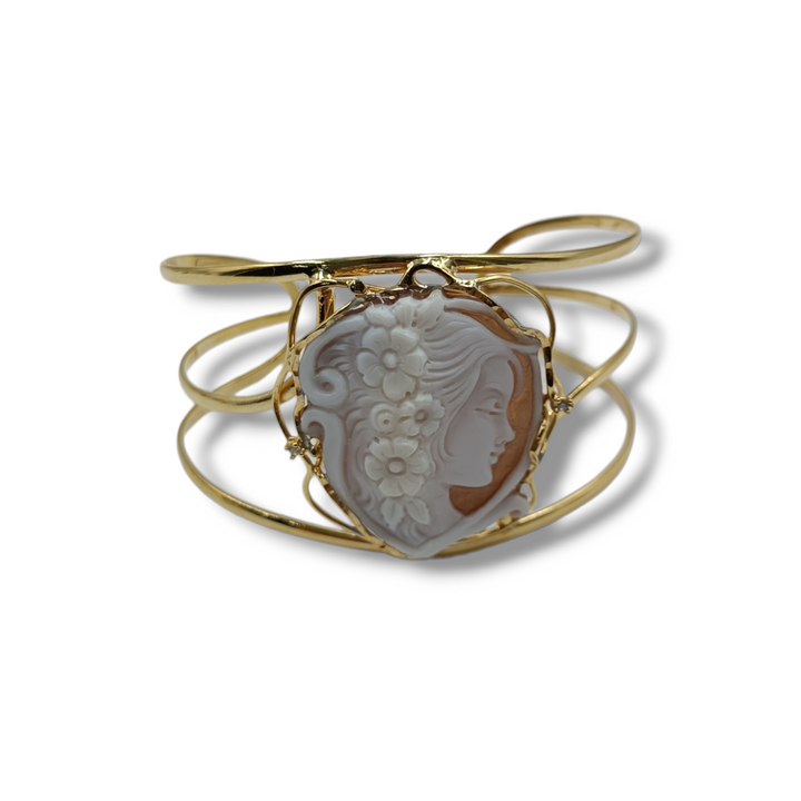 Bracciale dea in cammeo montato su perle e argento