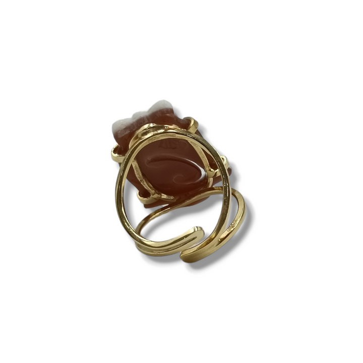 Anello campanella ed iniziale in cammeo montato su argento