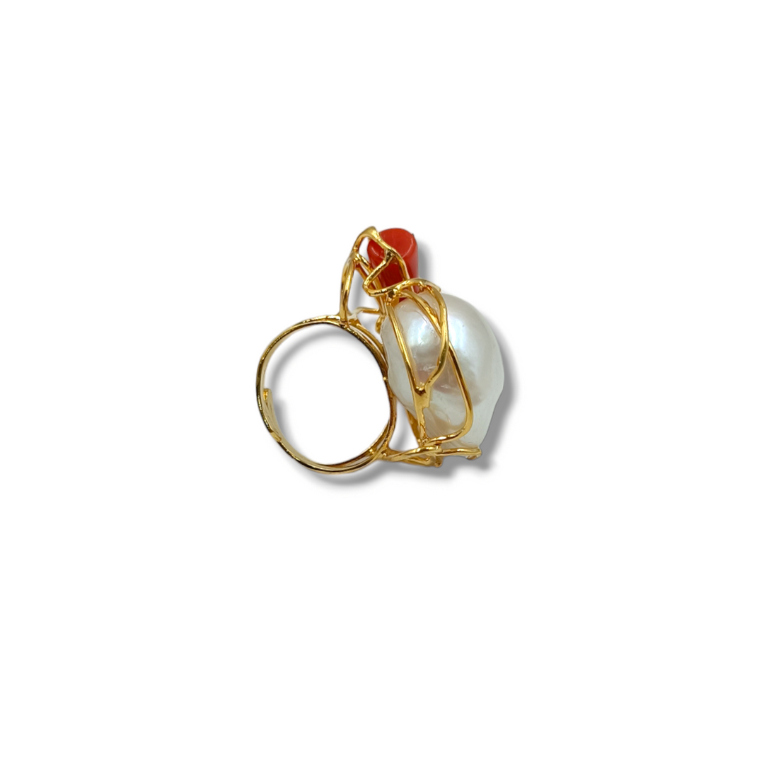 Anello in corallo e perla montato su argento