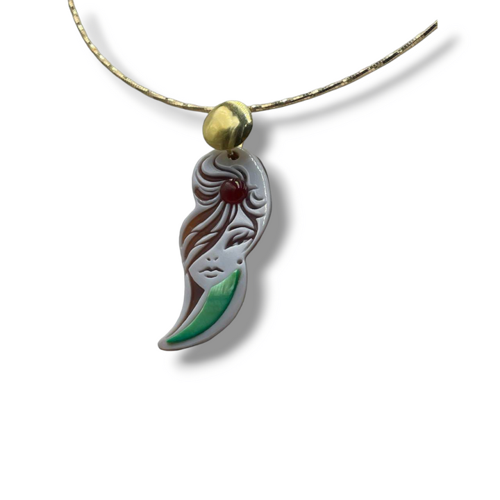 "Enigma collection" pendants in cameo and mother of pearl mounted on silver