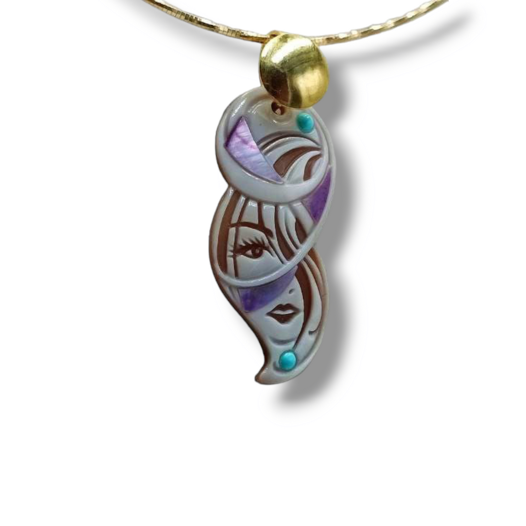 "Enigma collection" pendants in cameo and mother of pearl mounted on silver