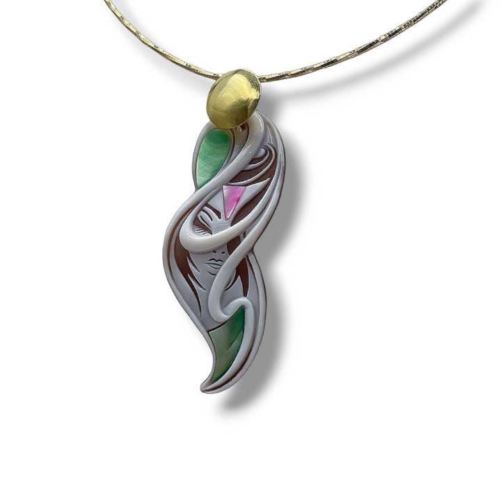 "Enigma collection" pendants in cameo and mother of pearl mounted on silver