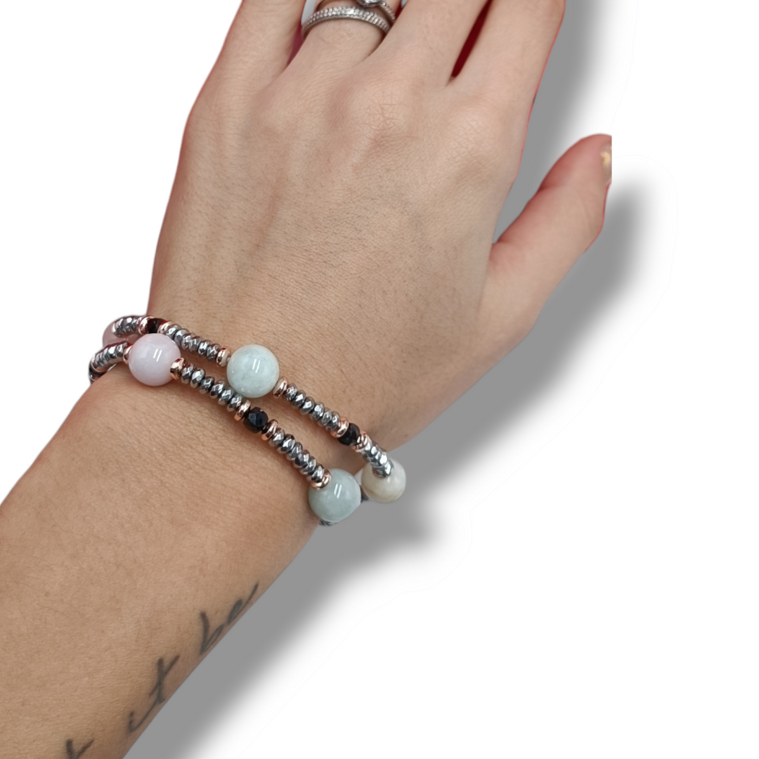 END OF COLLECTION - Bracelet on agate and hematite