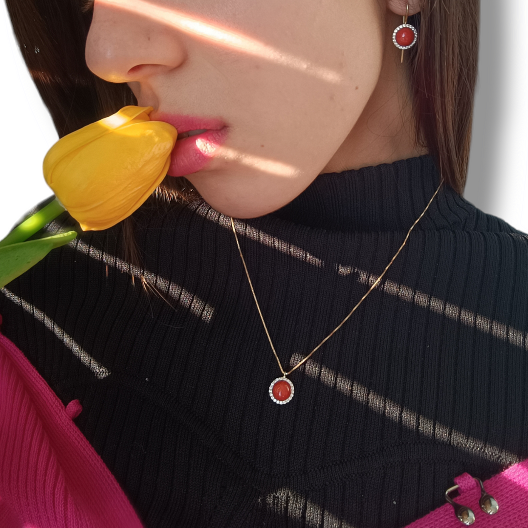 Collana sfera in corallo montato su argento