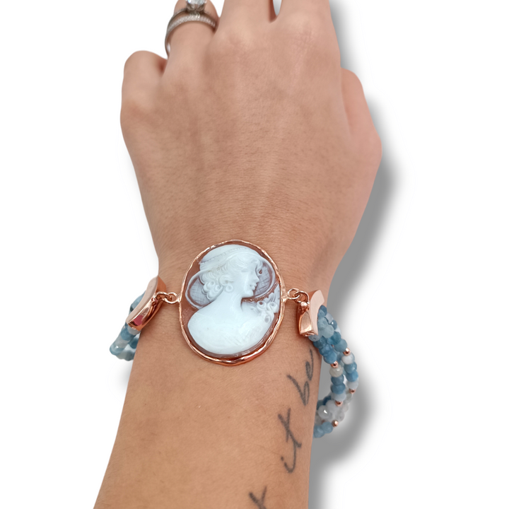 Bracciale dea in cammeo montato su argento