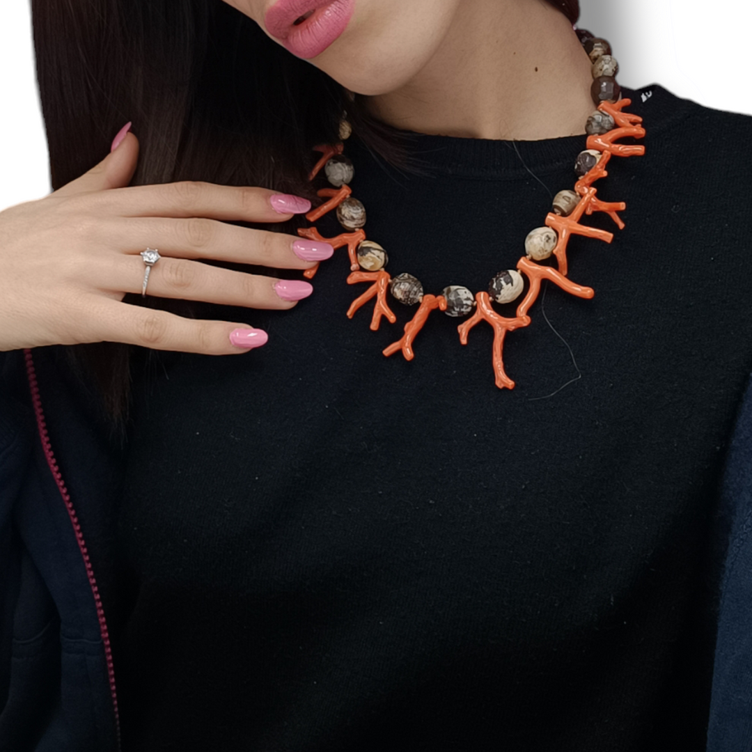 Collana sfere in wood jasper  e rametti di corallo montato su argento