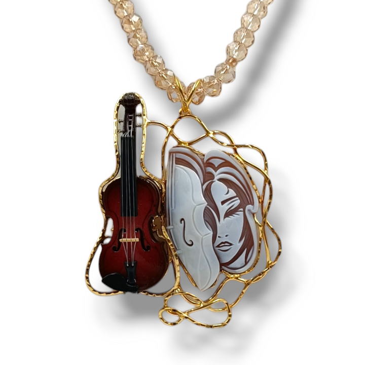 "Helen Melodia" pendant in cameo mounted on silver