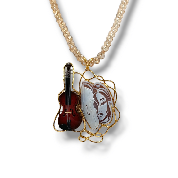 "Helen Melodia" pendant in cameo mounted on silver