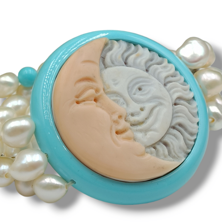Bracciale sole luna in cammeo montato su pasta turchese e perle