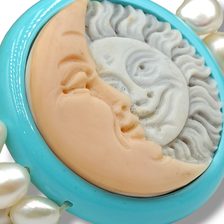 Bracciale sole luna in cammeo montato su pasta turchese e perle