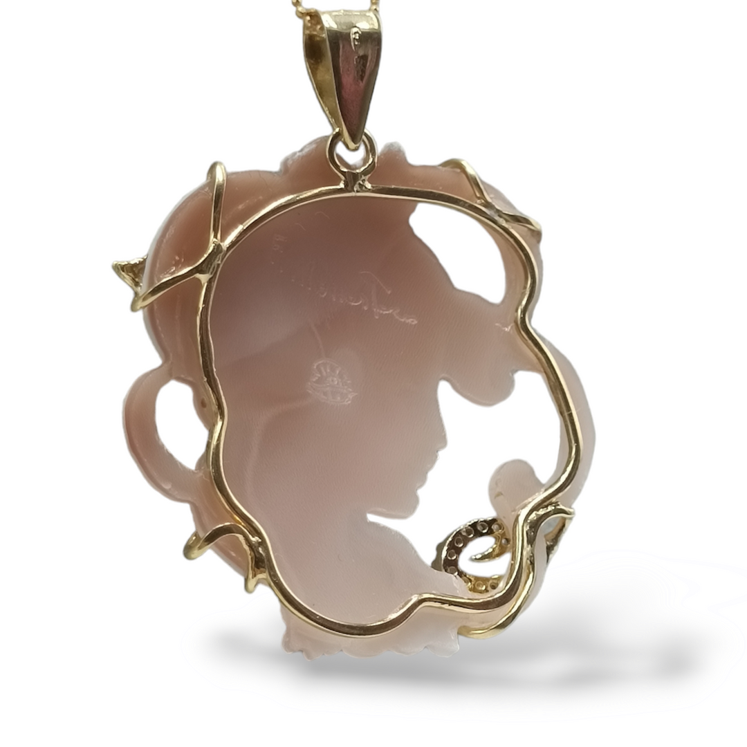 Collana ciondolo dea del mistero in cammeo montato su argento Lucia Vitiello Gioielli di Napoli
