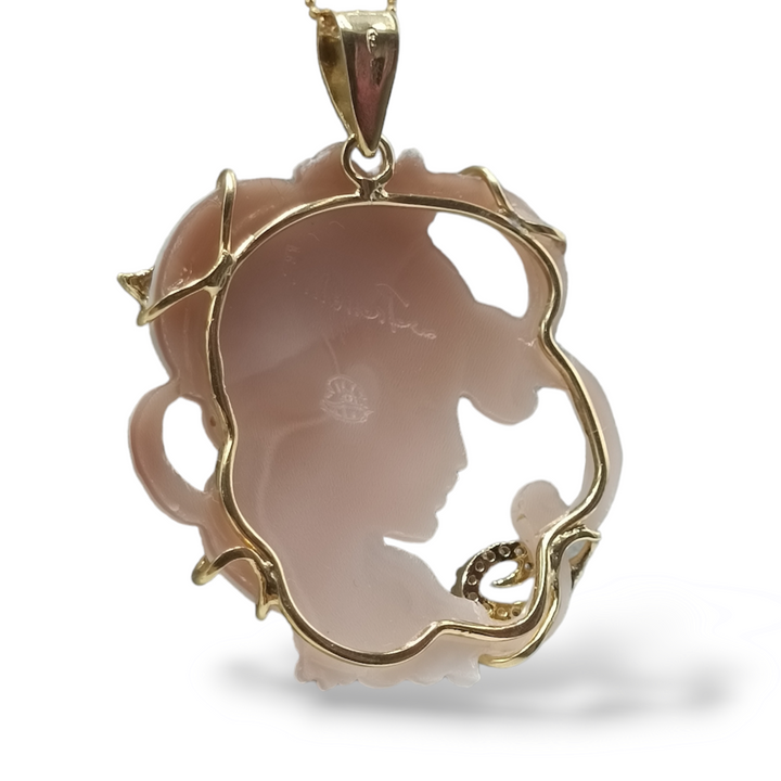 Collana ciondolo dea del mistero in cammeo montato su argento Lucia Vitiello Gioielli di Napoli