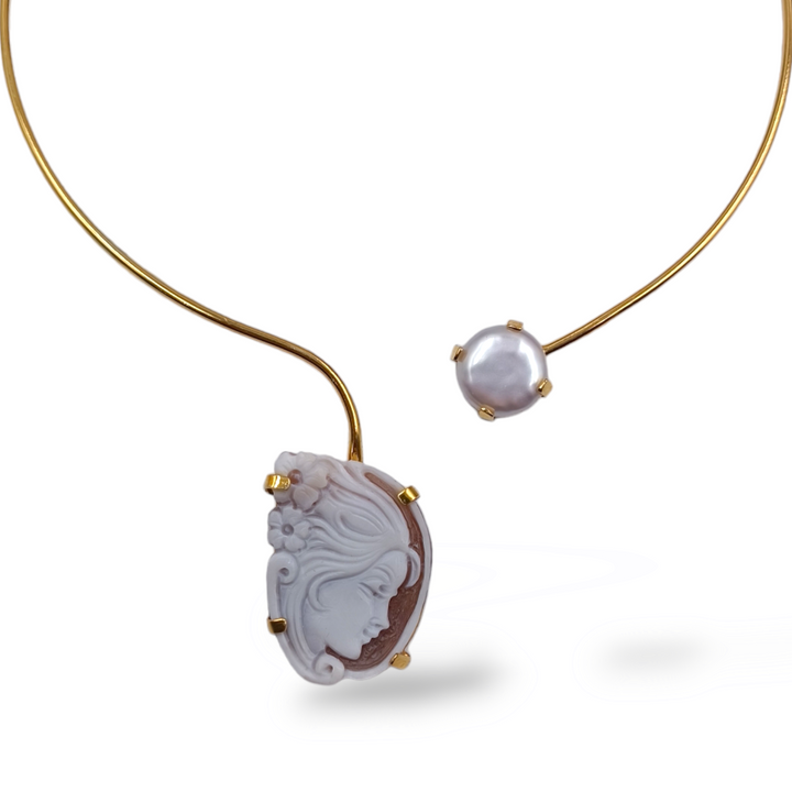 Collana su cammeo e perla