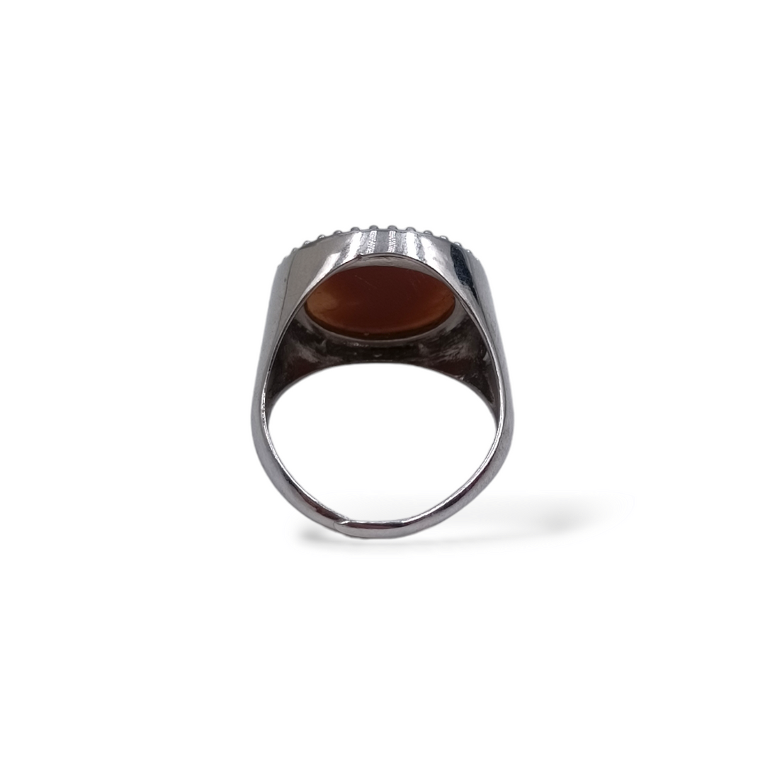 Goddess ring in cameo and mounted on silver