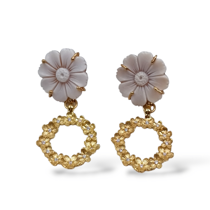 Cameo and zirconia flower earrings mounted on silver