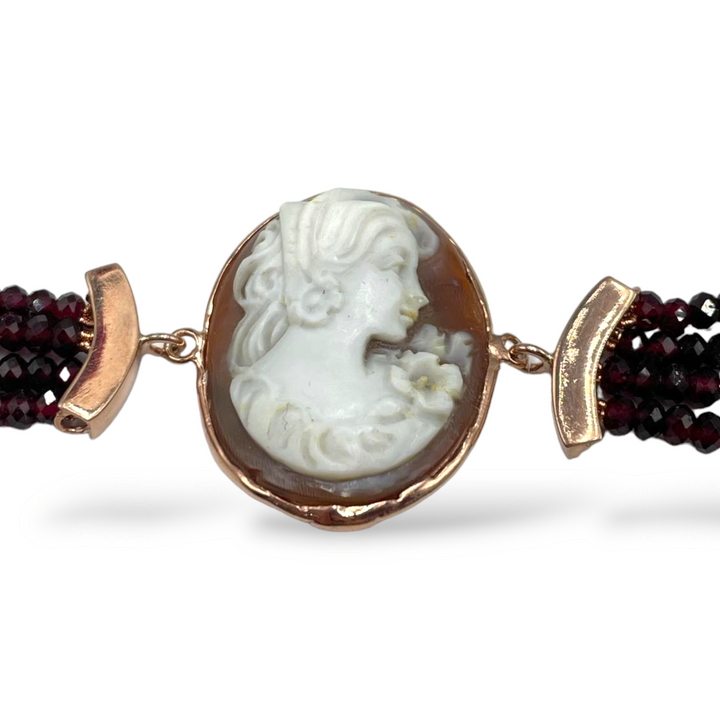 Bracciale dea in cammeo montato su argento