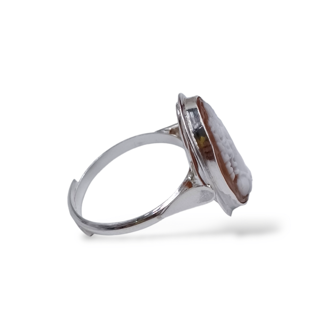 Goddess ring in sardonyx cameo and mounted on silver