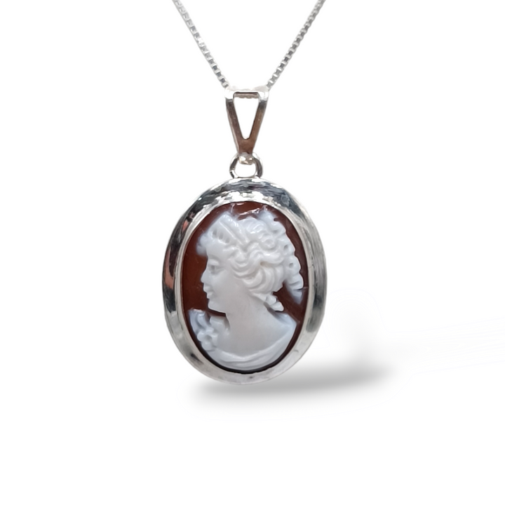 19th century goddess pendant in cameo mounted on silver