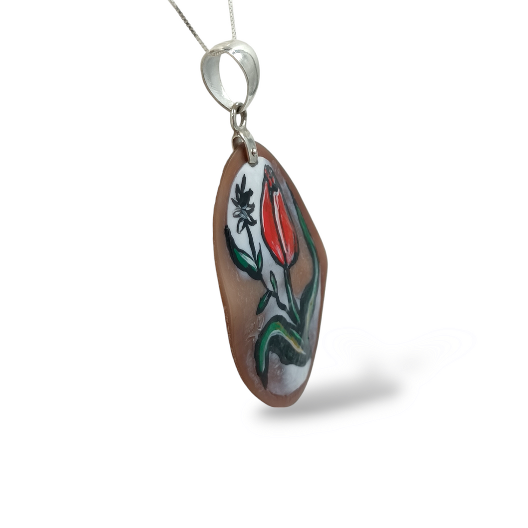 Collana ciondolo tulipano  natalizio in cammeo montato su argento
