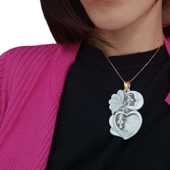 Collana ciondolo dea luna in cammeo montato su argento