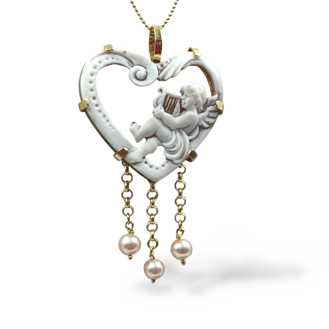 Cupid pendant in cameo mounted on silver