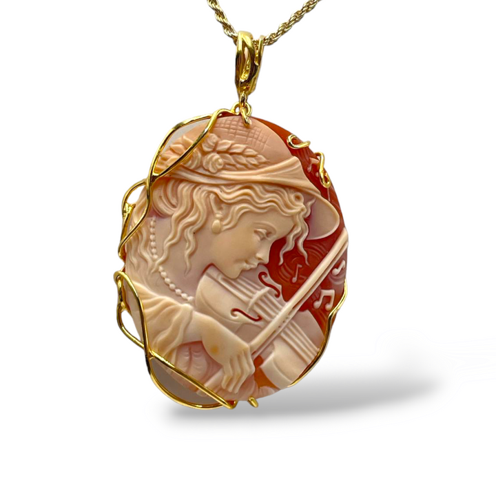 Pendant "muse Euterpe" in cameo mounted on silver