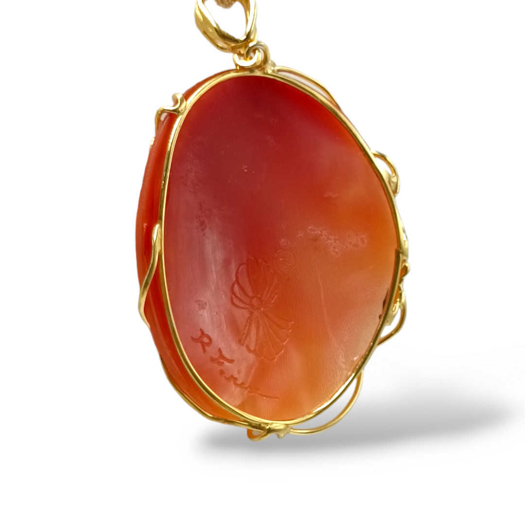 Pendant "muse Euterpe" in cameo mounted on silver