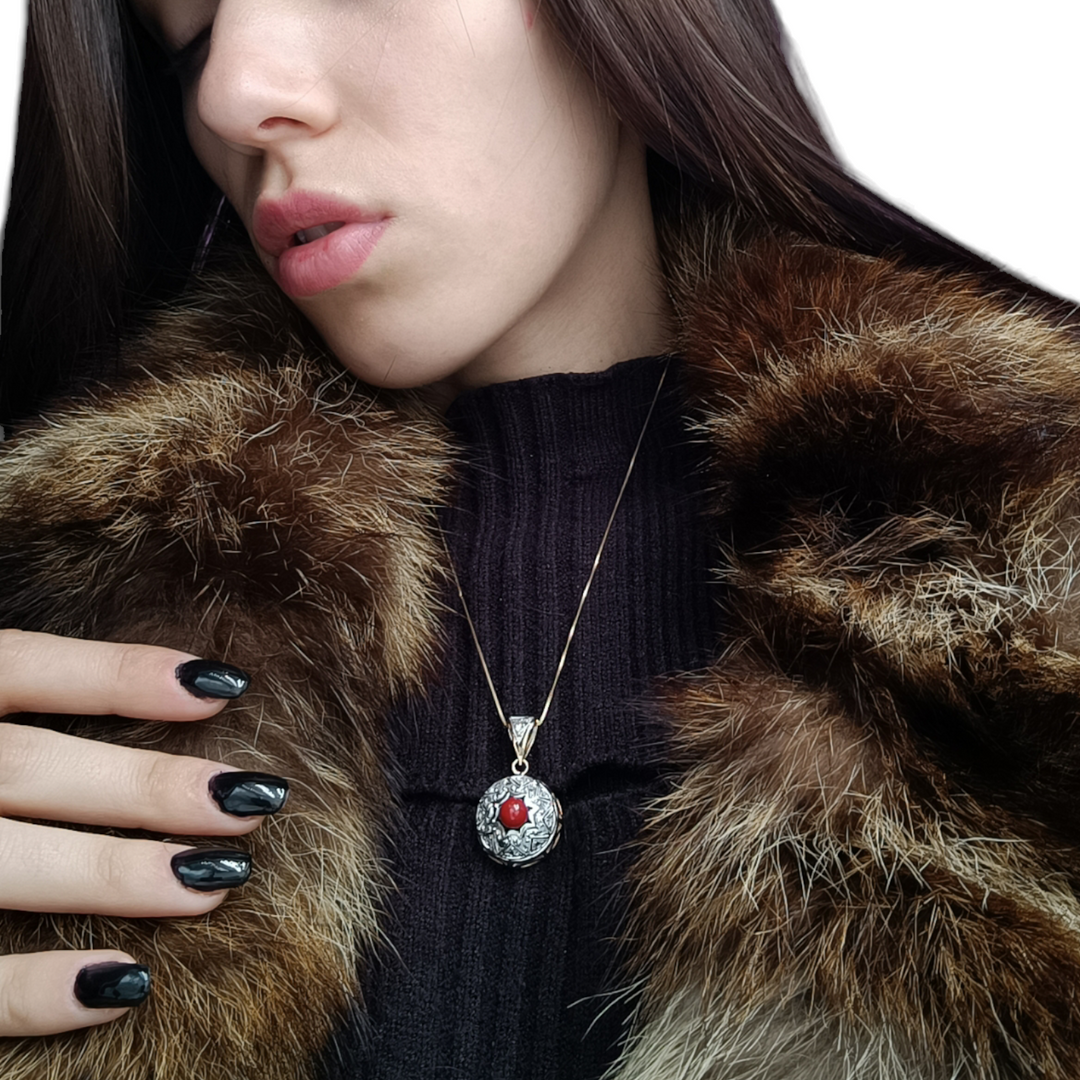 Collana regina in corallo montato su oro