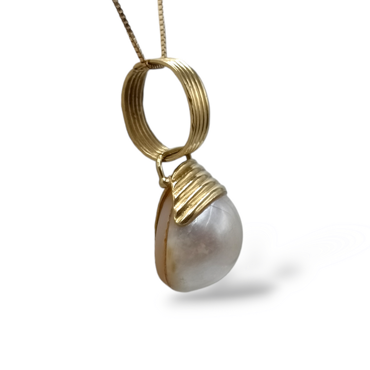Ocean pearl necklace set in 18kt gold
