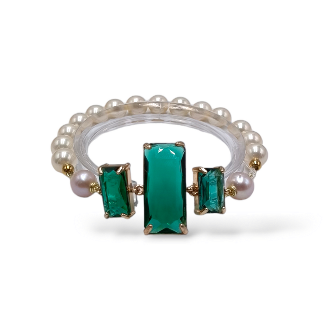 END OF COLLECTION - Bracelet in zirconia mounted on pearls