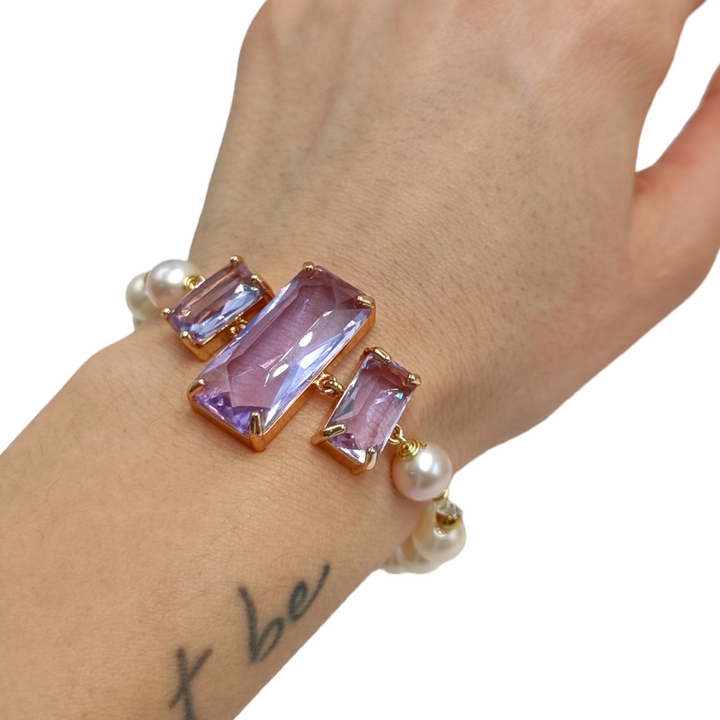 END OF COLLECTION - Bracelet in zirconia mounted on pearls