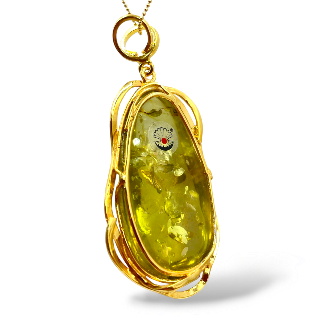 Ciondolo in ambra verde montato su argento