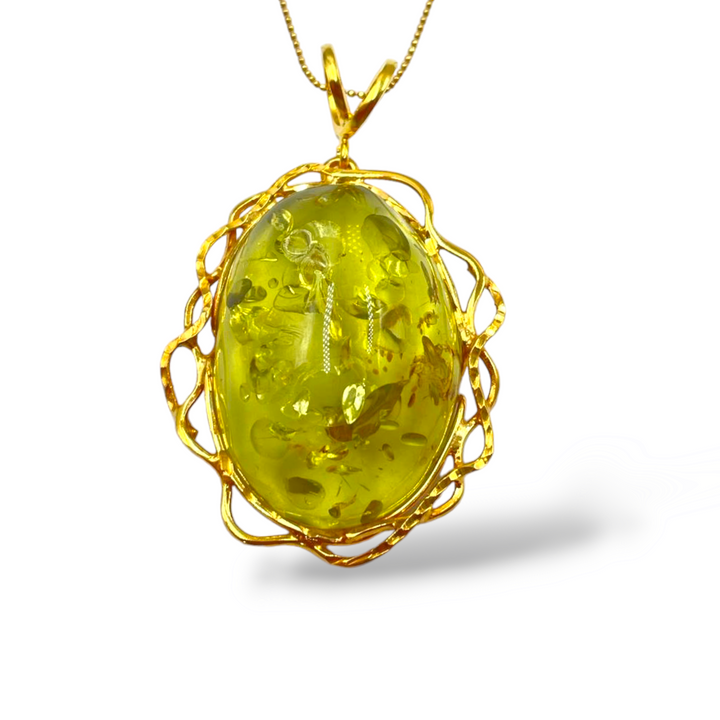 Ciondolo in ambra verde montato su argento