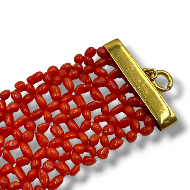 Bracciale fiori in corallo montato su argento
