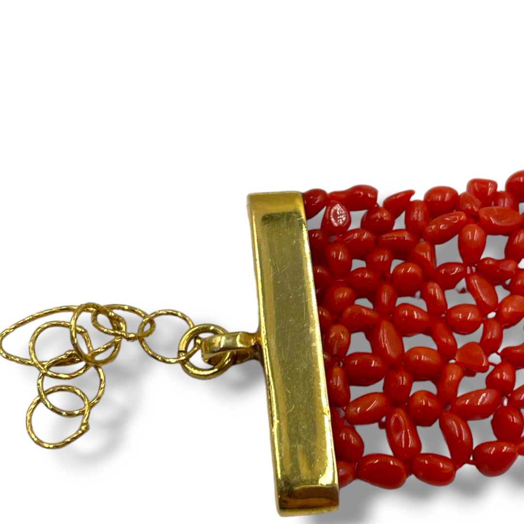 Bracciale fiori in corallo montato su argento