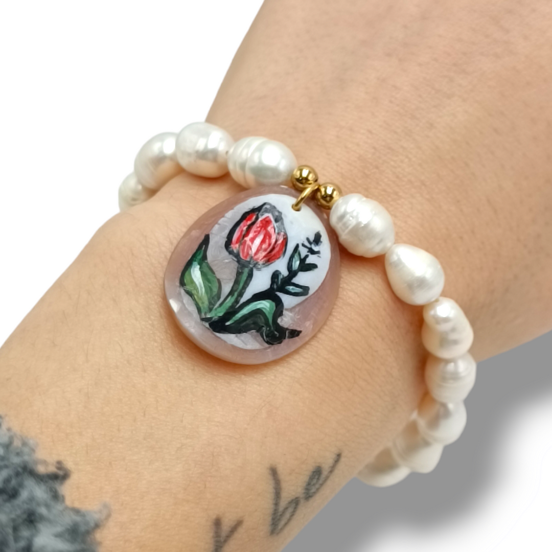 Bracciale tulipano in cammeo montato su perle