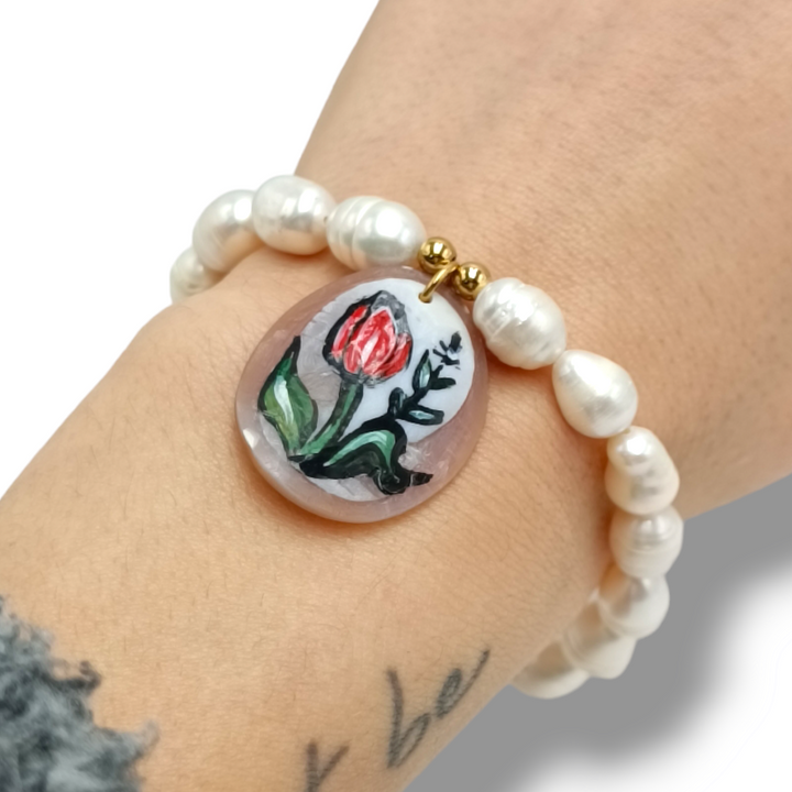 Bracciale tulipano in cammeo montato su perle