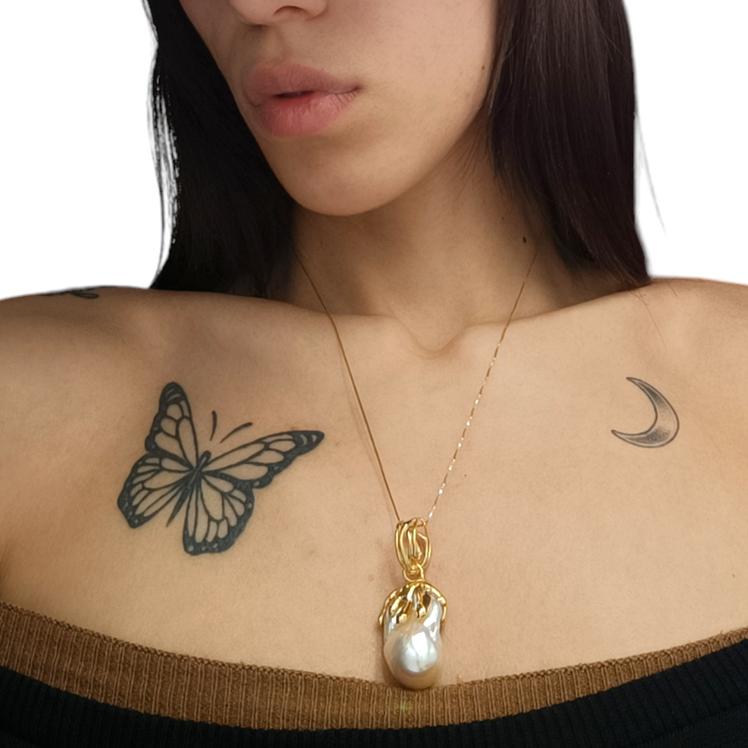 LAUNCH OFFER - Baroque pearl and silver pendant
