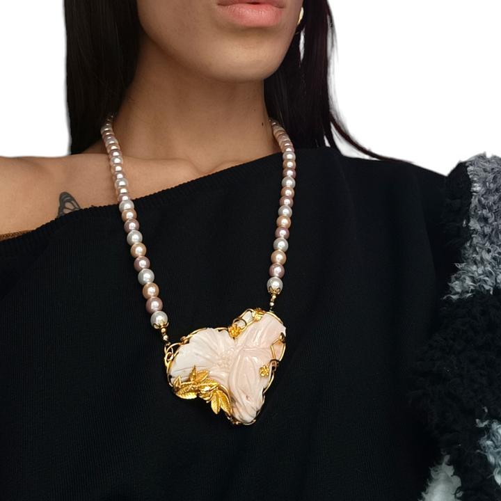 Collana giglio in corallo montato su argento