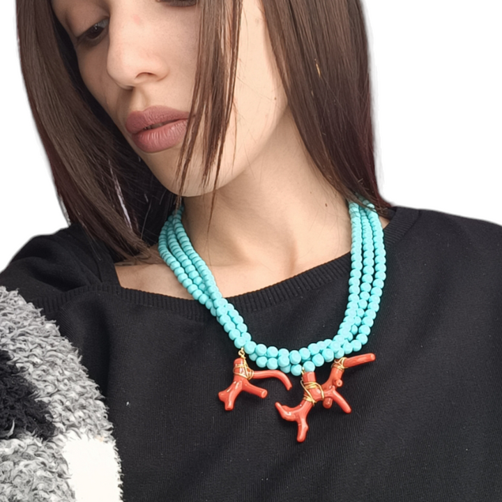 Collana ramo in corallo montato su pasta turchese