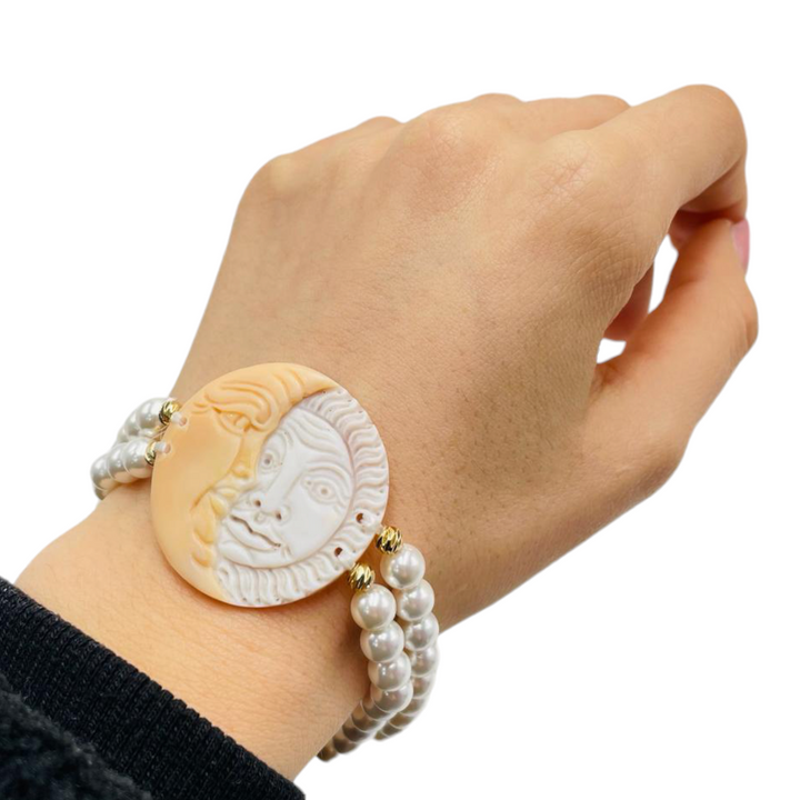Bracciale sole luna in cammeo e perle montati su argento
