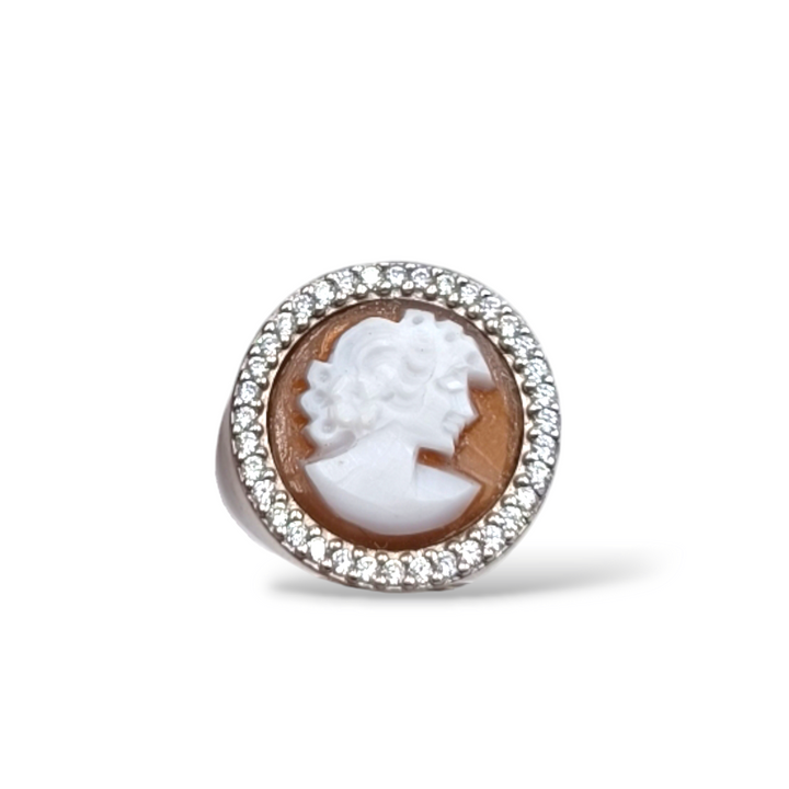 Goddess ring in cameo and mounted on silver