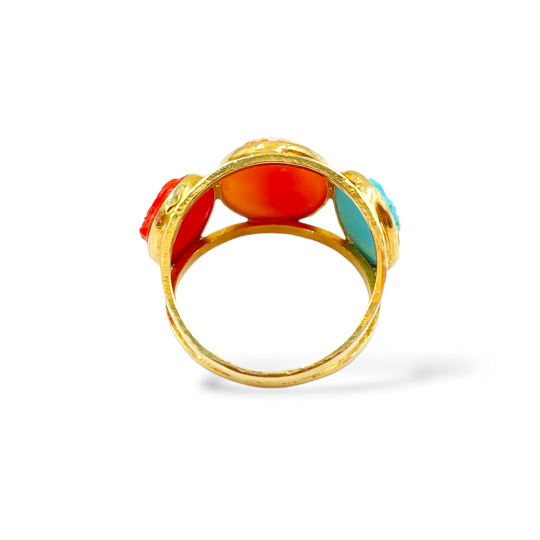 Anello dee in cammeo e in corallo montato su argento