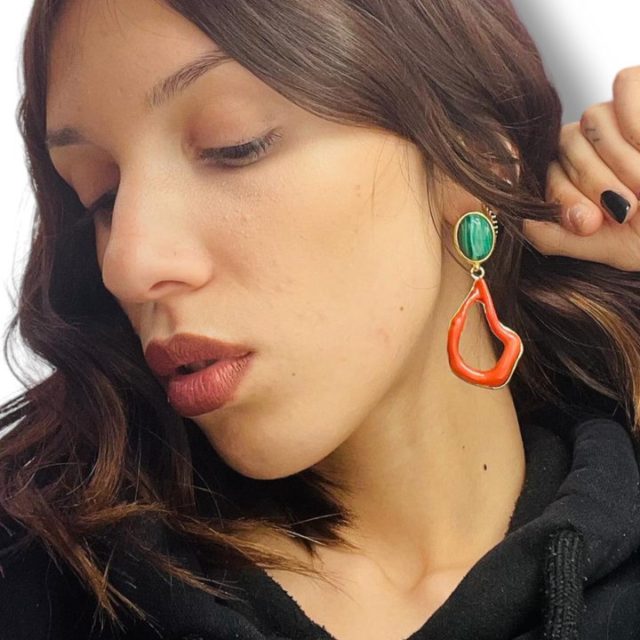 Orecchini in malachite e corallo vero montati su argento